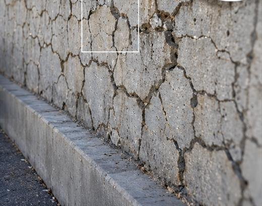 Fisuras progresivas en un muro